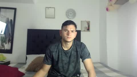 Snapshot of richr_latin_boy chatting on 12/31/24, 06:35 rich online show from 12/31/24, 06:35