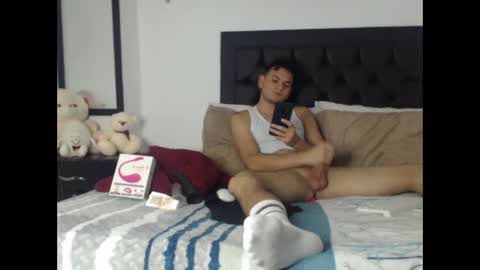 Snapshot of richr_latin_boy chatting on 02/22/25, 03:01 rich online show from 02/22/25, 03:01