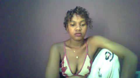 Snapshot of ricie001 chatting on 05/04/26, 12:01 ricie001 online show from 05/04/26, 12:01