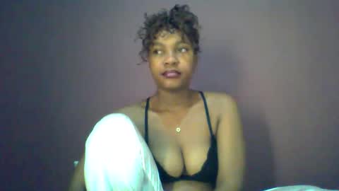 Snapshot of ricie001 chatting on 06/08/26, 01:11 ricie001 online show from 06/08/26, 01:11