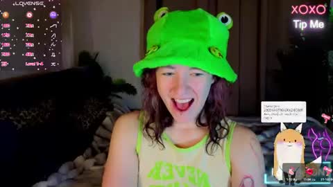 Snapshot of ricki_bloom chatting on 07/15/26, 01:44 Ricki online show from 07/15/26, 01:44