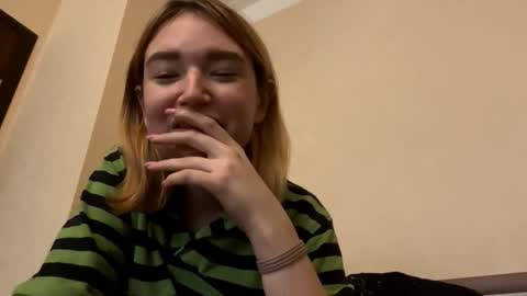 Snapshot of rickialameda chatting on 12/02/25, 06:52 Lisa online show from 12/02/25, 06:52