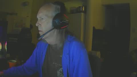 Snapshot of rickl56 chatting on 10/24/25, 12:30 rickl56 online show from 10/24/25, 12:30