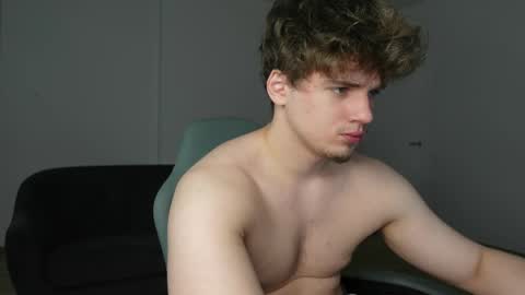 Snapshot of ricky_becko chatting on 04/27/26, 03:48 RICKY BECKO online show from 04/27/26, 03:48