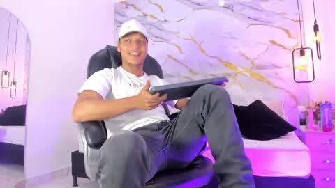 Ricky  online show from 10/13/25, 01:11