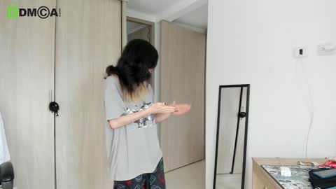 Snapshot of rickydicot_13 chatting on 12/14/25, 08:57 RickyDicot 13 online show from 12/14/25, 08:57