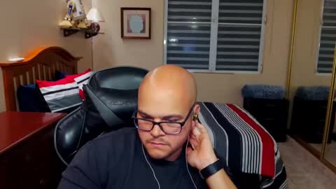 Snapshot of rickyj1012 chatting on 01/31/25, 10:31 Ricky online show from 01/31/25, 10:31