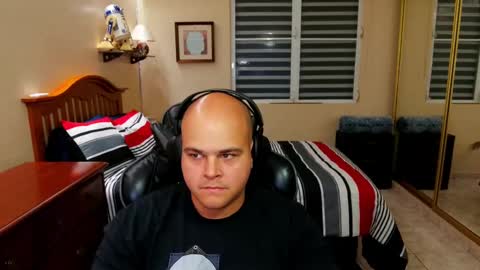 Snapshot of rickyj1012 chatting on 02/10/25, 10:40 Ricky online show from 02/10/25, 10:40