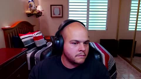 Snapshot of rickyj1012 chatting on 03/04/25, 09:22 Ricky online show from 03/04/25, 09:22