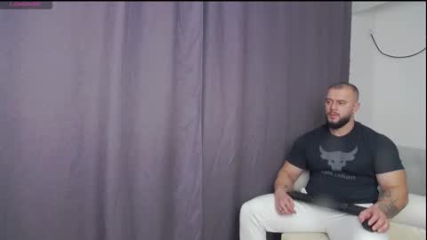 Snapshot of rickymiami1 chatting on 12/18/25, 07:31 rickymiami1 online show from 12/18/25, 07:31