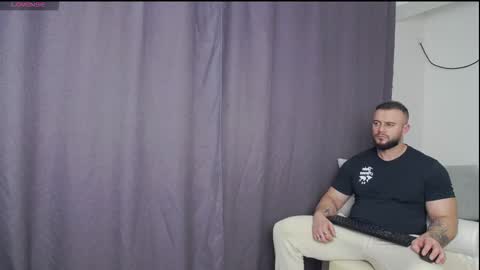 Snapshot of rickymiami1 chatting on 02/16/26, 07:32 rickymiami1 online show from 02/16/26, 07:32