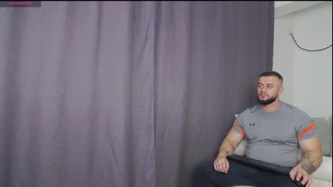 Snapshot of rickymiami1 chatting on 02/19/26, 06:04 rickymiami1 online show from 02/19/26, 06:04