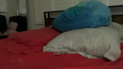 Snapshot of rider853 chatting on 12/22/25, 02:52 rider853 online show from 12/22/25, 02:52