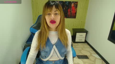 Snapshot of rihana_milan chatting on 03/05/25, 10:44 RIHANA online show from 03/05/25, 10:44