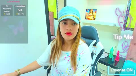 Snapshot of rihana_milan chatting on 09/21/25, 12:40 RIHANA online show from 09/21/25, 12:40
