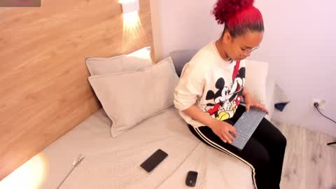 Sara online show from 04/11/26, 10:30