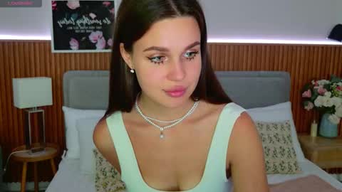 Rihanna online show from 09/09/25, 06:18