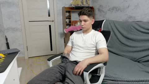 Snapshot of rik_and chatting on 03/29/26, 07:47 Rick online show from 03/29/26, 07:47