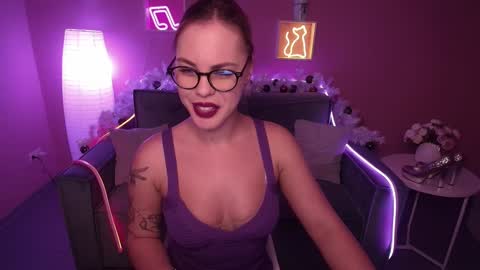 Snapshot of rikaraily chatting on 01/15/25, 08:41 Rika online show from 01/15/25, 08:41