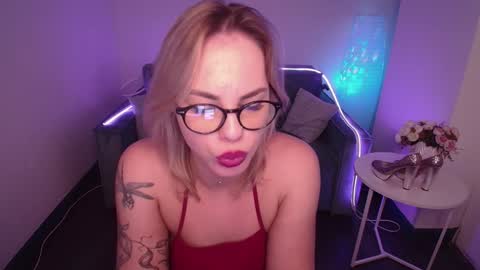 Snapshot of rikaraily chatting on 02/02/25, 09:30 Rika online show from 02/02/25, 09:30