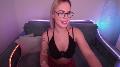 Snapshot of rikaraily chatting on 02/06/25, 08:50 Rika online show from 02/06/25, 08:50