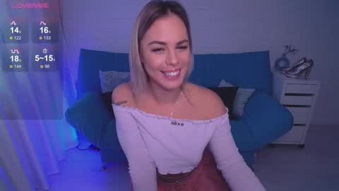 Snapshot of rikaraily chatting on 11/11/25, 07:08 Rika online show from 11/11/25, 07:08