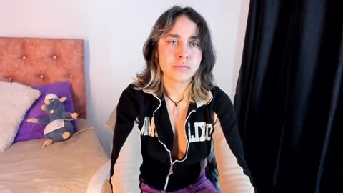 Riley online show from 01/25/25, 09:04