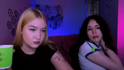Snapshot of riley_sanders chatting on 04/26/26, 07:11 Meow online show from 04/26/26, 07:11