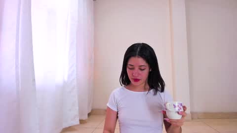 Snapshot of riley_skye_ chatting on 12/09/24, 01:34 RAILEY online show from 12/09/24, 01:34