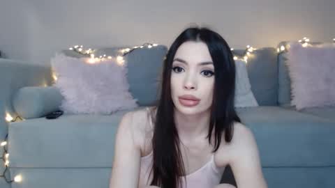 Snapshot of rileyeve chatting on 12/20/25, 04:52 RileyEve online show from 12/20/25, 04:52