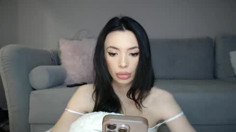 Snapshot of rileyeve chatting on 01/08/26, 12:24 RileyEve online show from 01/08/26, 12:24