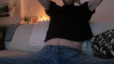 Snapshot of rileyman13xx chatting on 12/21/24, 11:34 rileyman13xx online show from 12/21/24, 11:34