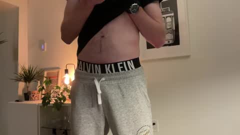 Snapshot of rileyman13xx chatting on 01/20/25, 12:57 rileyman13xx online show from 01/20/25, 12:57