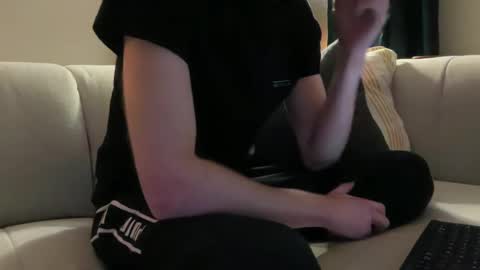 Snapshot of rileyman13xx chatting on 01/29/25, 12:12 rileyman13xx online show from 01/29/25, 12:12