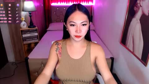 Snapshot of rileymillerx chatting on 12/11/24, 12:02 Riley online show from 12/11/24, 12:02