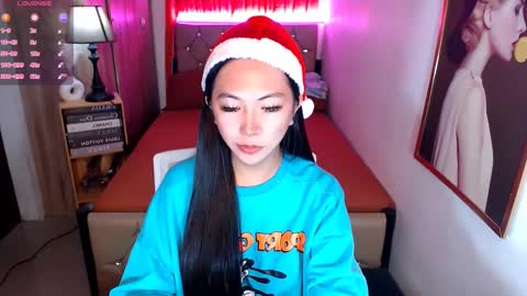 Snapshot of rileymillerx chatting on 12/23/24, 08:44 Riley online show from 12/23/24, 08:44