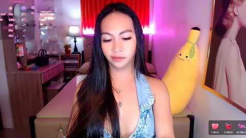 Snapshot of rileymillerx chatting on 01/11/25, 05:51 Riley online show from 01/11/25, 05:51