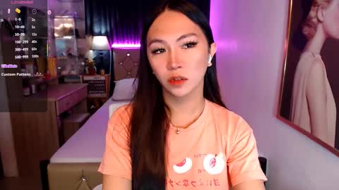 Snapshot of rileymillerx chatting on 01/22/25, 02:35 Riley online show from 01/22/25, 02:35