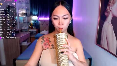 Snapshot of rileymillerx chatting on 02/19/25, 05:05 Riley online show from 02/19/25, 05:05