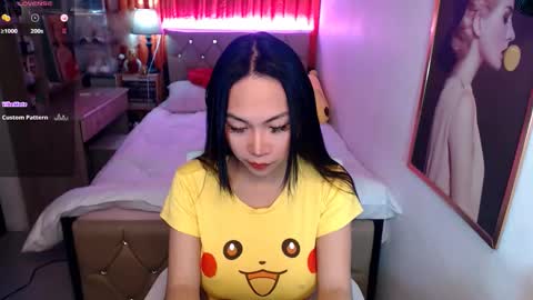 Snapshot of rileymillerx chatting on 02/28/25, 10:41 Riley online show from 02/28/25, 10:41