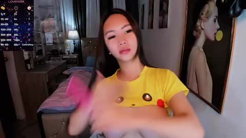 Snapshot of rileymillerx chatting on 09/17/25, 08:10 Riley online show from 09/17/25, 08:10