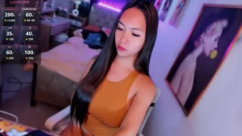 Snapshot of rileymillerx chatting on 11/09/25, 04:00 Riley online show from 11/09/25, 04:00