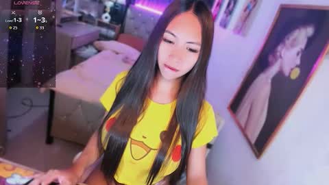 Snapshot of rileymillerx chatting on 11/13/25, 10:14 Riley online show from 11/13/25, 10:14