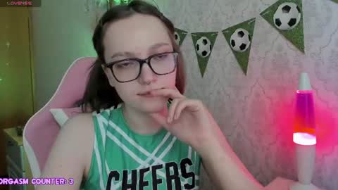 Snapshot of rileynymph chatting on 06/25/26, 04:01 My name is Riley Like my broadcast pls 3 online show from 06/25/26, 04:01