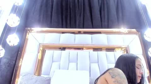 Snapshot of rileysweett chatting on 05/17/26, 12:23 Riley online show from 05/17/26, 12:23