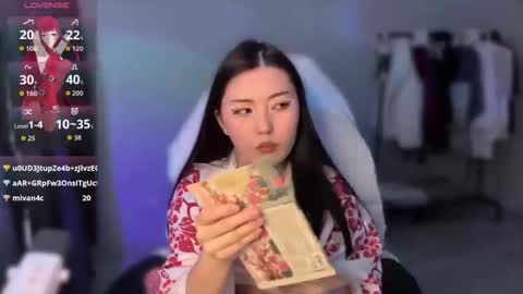 Snapshot of rin_n1ght chatting on 05/14/26, 02:24 rin_n1ght online show from 05/14/26, 02:24