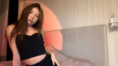 Snapshot of rin_the_mermaid chatting on 09/27/25, 05:40 RIn online show from 09/27/25, 05:40