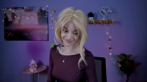 Rina online show from 12/22/25, 07:55