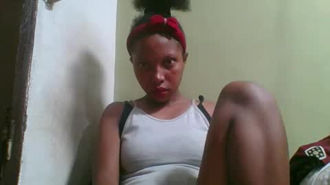Snapshot of rinah654271 chatting on 04/17/26, 02:36 rinah654271 online show from 04/17/26, 02:36
