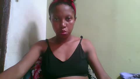 Snapshot of rinah654271 chatting on 04/17/26, 02:42 rinah654271 online show from 04/17/26, 02:42